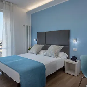 hotel-maria-serena.riccione-hotels.org/